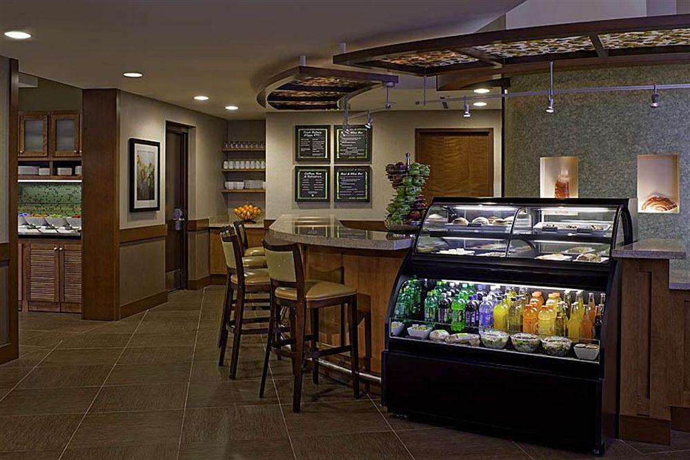 Hyatt Place Milwaukee Airport Restaurant photo